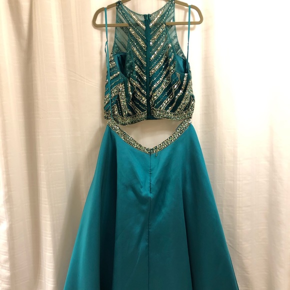 Prom Dress - Picture 5 of 7